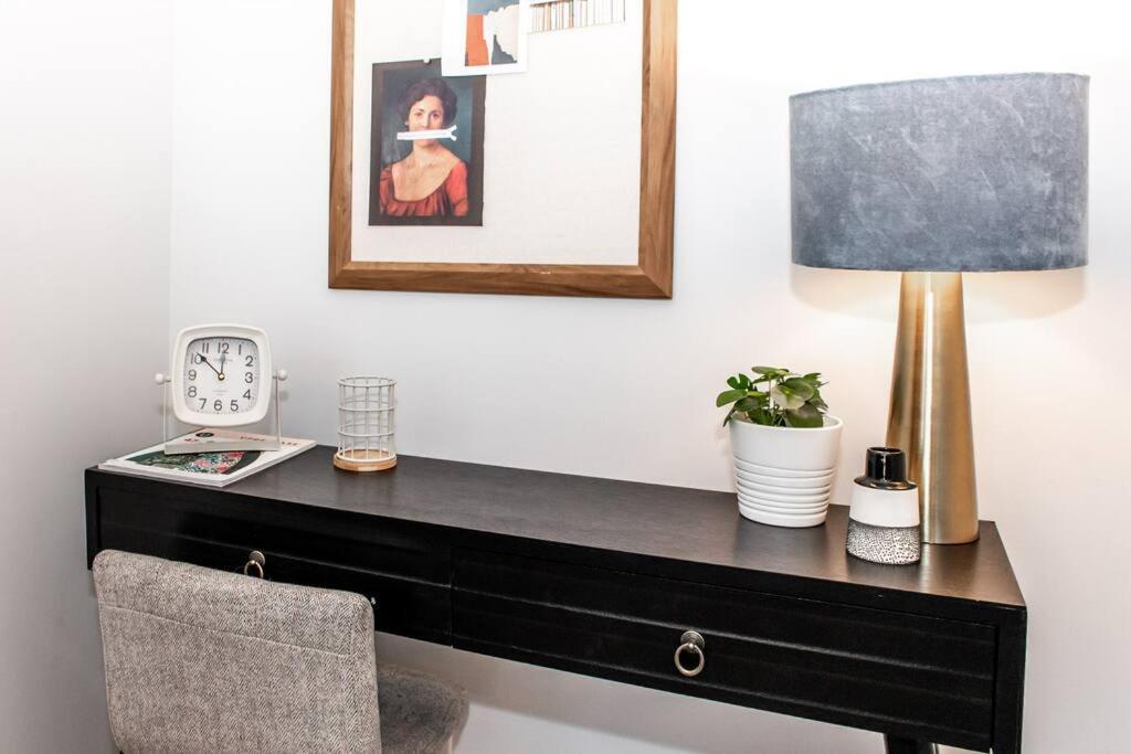 Modern Nordic Escape, 3Br Near Wem & Dt, Aircon & Fireplace, Wifi, Sleeps 6! Edmonton Bagian luar foto